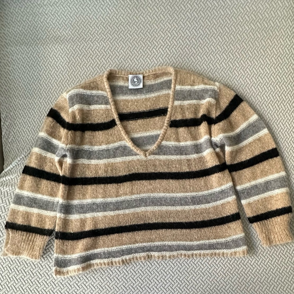 Happy Sheep Medium Wool sweater. Relaxed fit